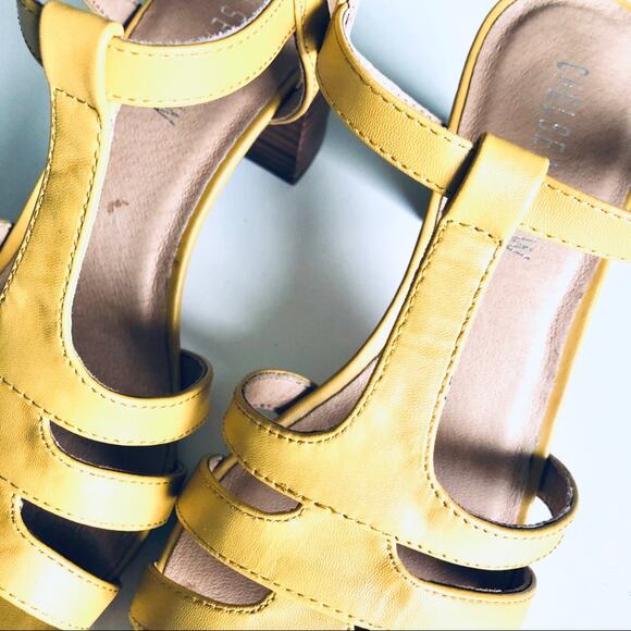Chelsea Crew ModCloth Women's SZ 9 Kendall Vintage Style Mustard Yellow Sandal - Picture 3 of 8